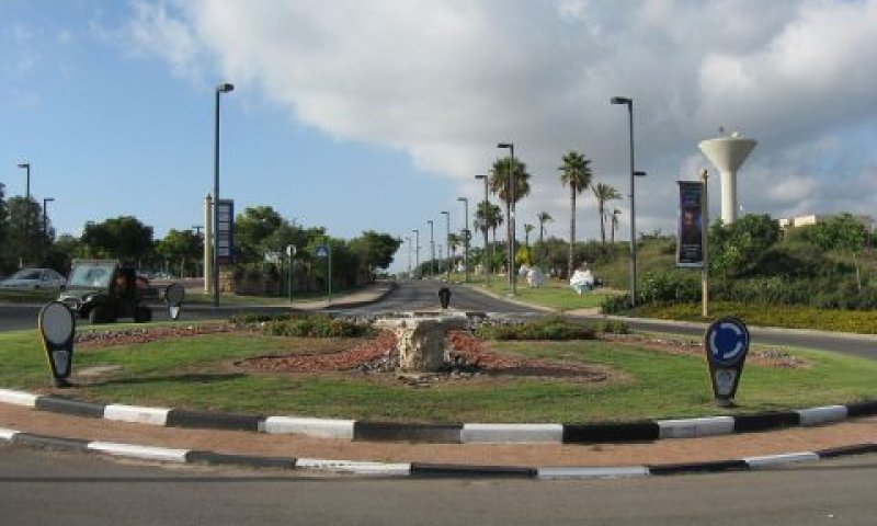 1.5 מיליון דולר בקיסריה