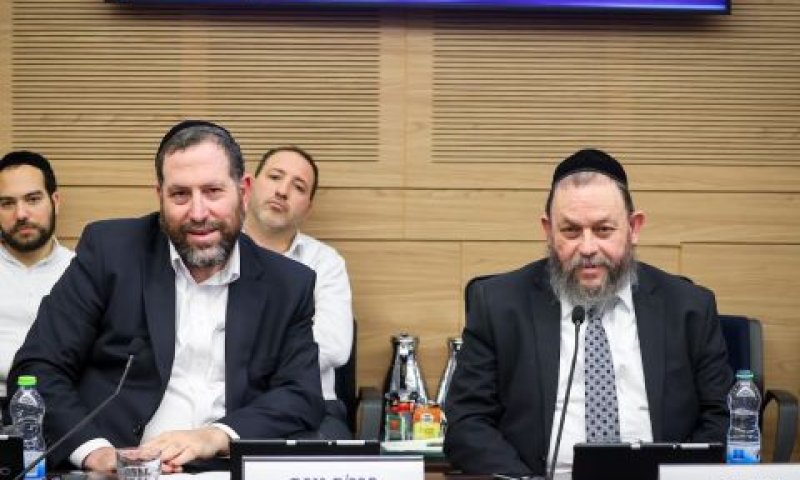 יעקב גוטרמן וח"כ אליהו ברוכי [צילום: נועם מושקוביץ/דוברות הכנסת]