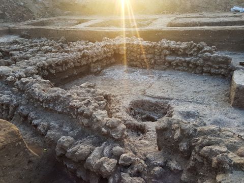 חפירת רשות העתיקות בשנת 2018, פני הקמת שכונת אגמים [צילום: יעל עבאדי-רייס, רשות העתיקות]