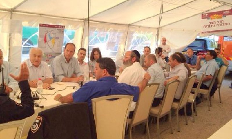חדר המצב של משרד התחבורה במירון. הכתובת על הקיר