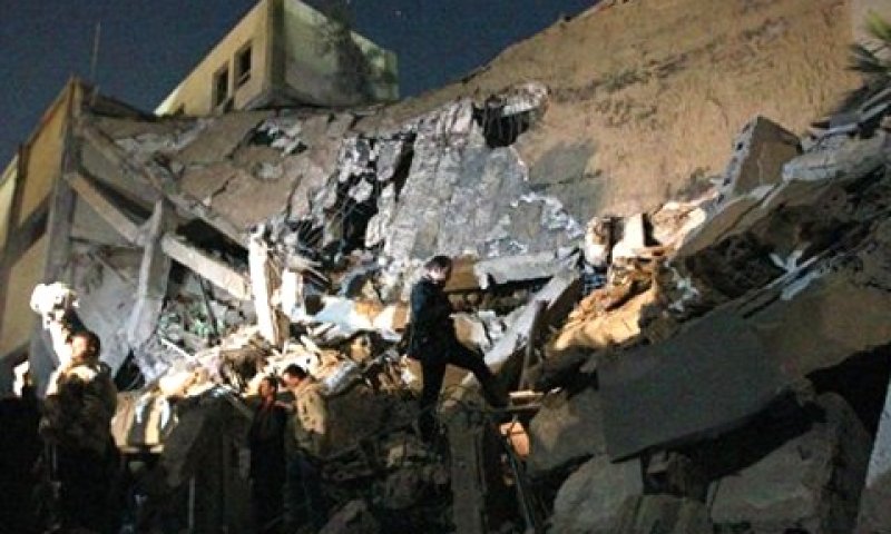 המתחם המופצץ בטריפולי [צילום: AP]