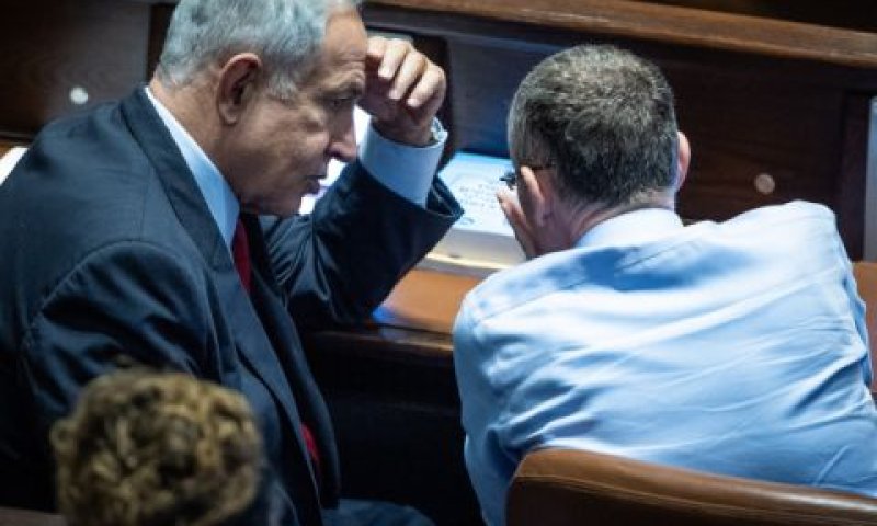 לוין ונתניהו. משחקי מוחות [צילום: יונתן זינדל/פלאש 90]