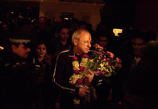 מרק קנופלר עם הגיעו להודו [AP]