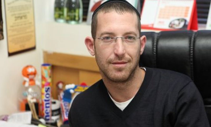 גל. חצה את הקווים [צילום: יח"צ]