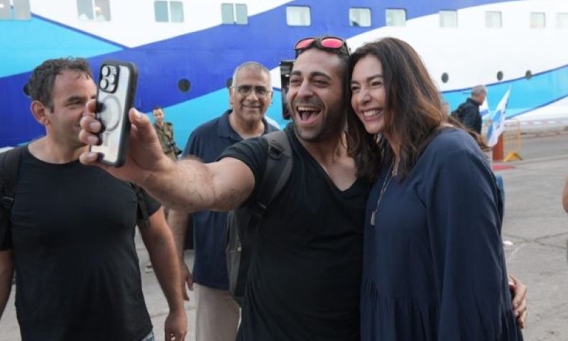 סלפי עם השרה רגב בנמל אשדוד [צילום: דודו סאסי]