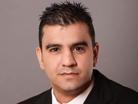 יקי אמסלם. מופיע בציבור [צילום: יח"צ]
