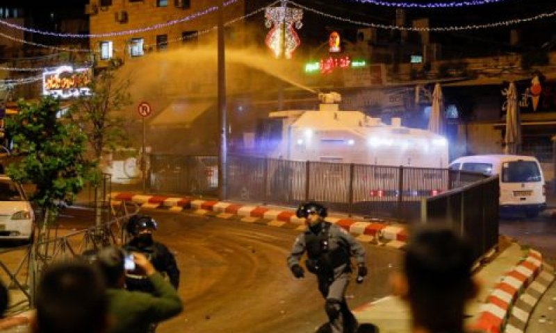 הפעלת מכת"ז. במידה ובמשורה [צילום: אוליביה פיטוסי, פלאש 90]