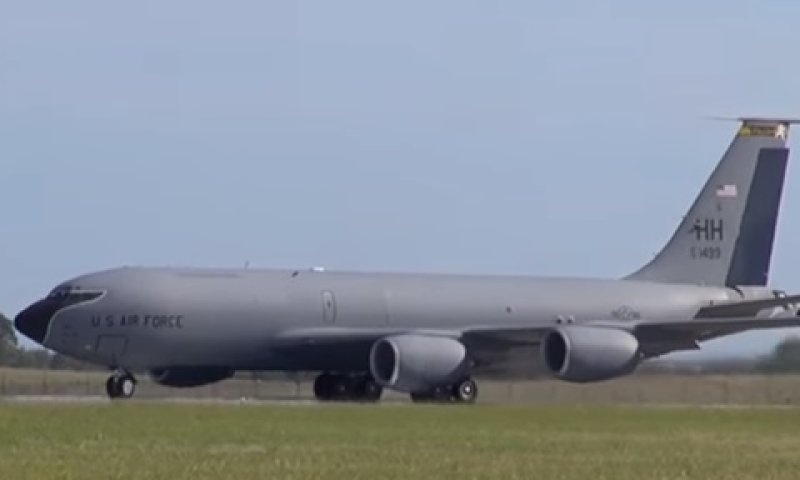 מטוס KC-135 אמריקני [צילום: יוטיוב]