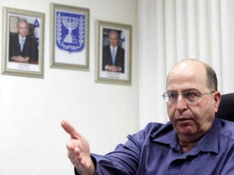 יעלון. בצוות מנסחי החוק [צילום: פלאש 90]