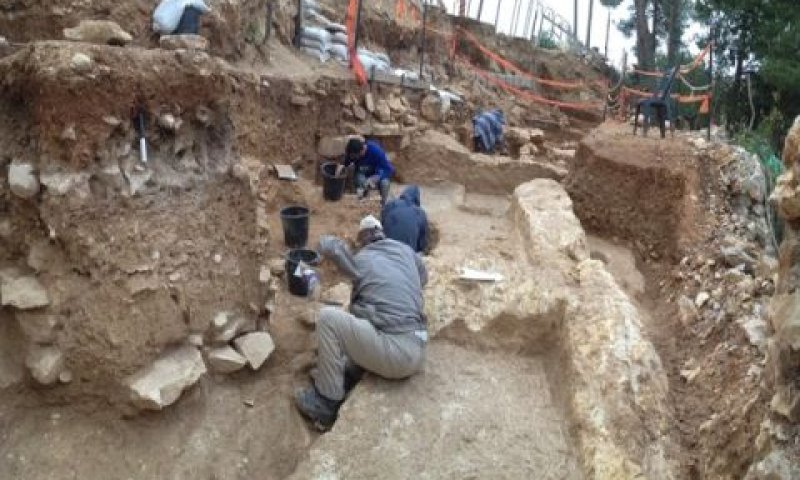 החפירות הארכיאולוגיות בקריית יובל [צילום: דניאל עין מור, באדיבות רשות העתיקות]