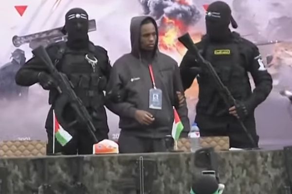 אברה מנגיסטו, שוחרר אחרי עשר שנים וחמישה חודשים