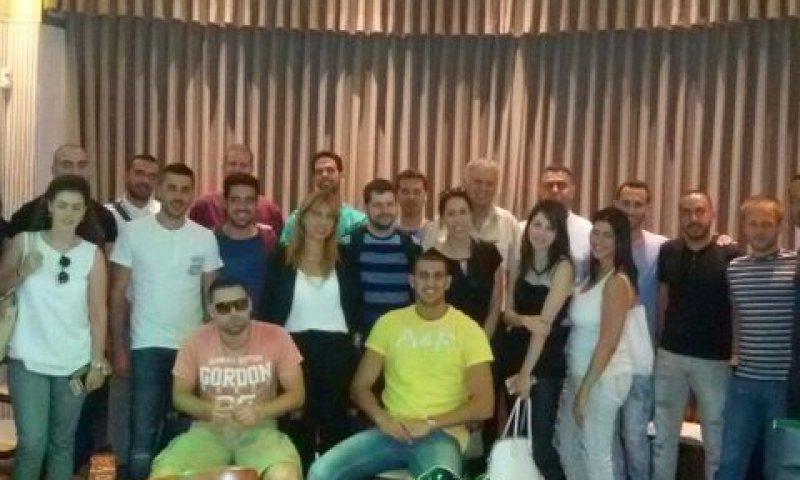 סטודנטים מהמרכז האקדמי כרמל בחדר העסקאות של דיסקונט [צילום: דוברות המרכז האקדמי כרמל]