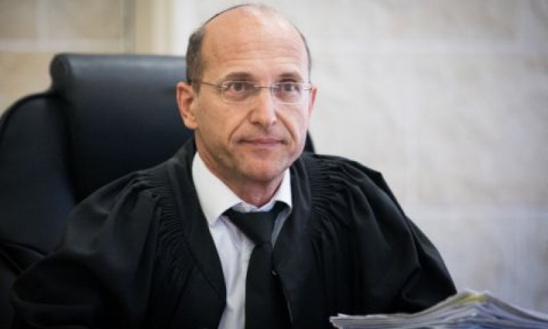 אברהמי. תיווך [צילום: יונתן זינדל, פלאש 90]