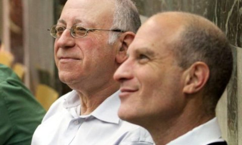 מרגולין (משמאל) 400 של"צ [צילום: פלאש 90]