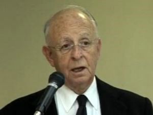 נשיץ. ביטוח ויישוב סכסוכים [צילום: מן הטלוויזיה]