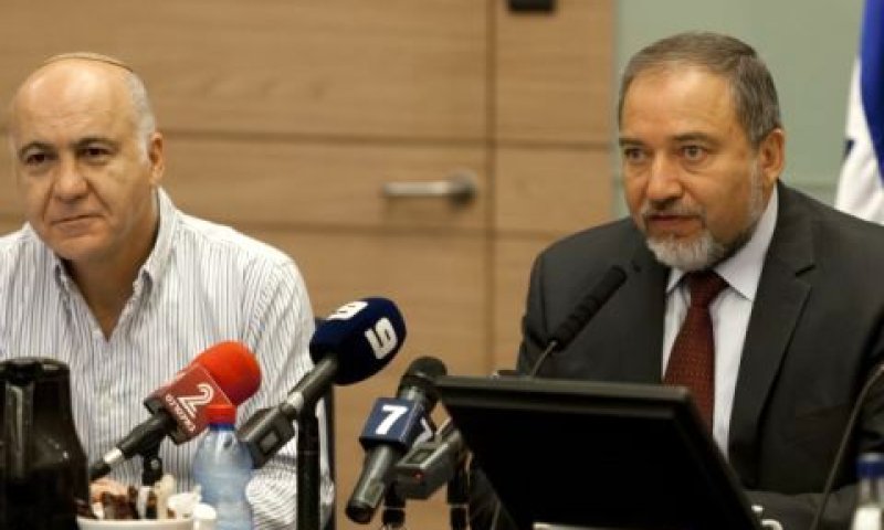 ליברמן עם ראש השב"כ כהן [צילום: פלאש 90]