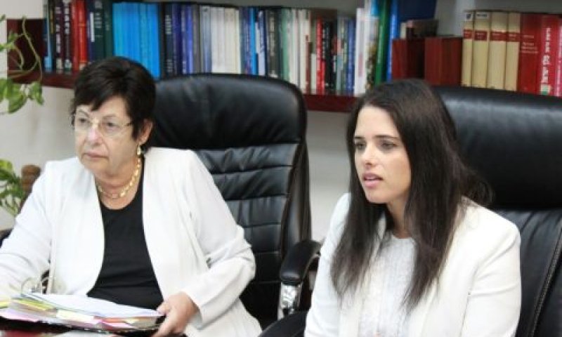 שקד ונאור. "המטרה הוחטאה"