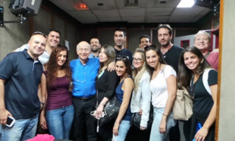 מולי שפירא וסטודנטים מהמרכז ללימודים אקדמיים [צילום: יח"צ]