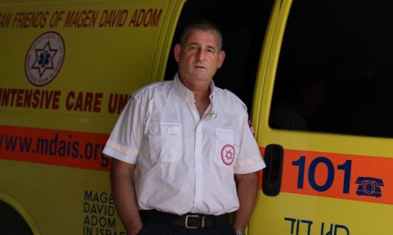 חובש יחידת חירום ונהג אמבולנס במדא אופיר תור [צילום: דוברות מד"א]