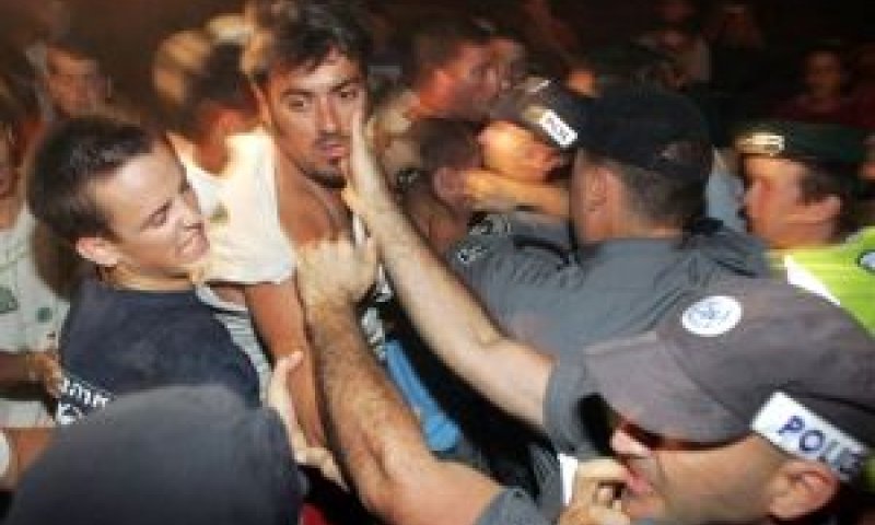 כיסופים. מאבק בהינתקות [צילום: AP]