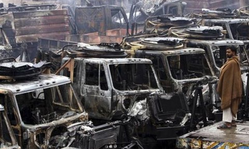 הטליבאן ממשיך בהצתות [צילום: AP]