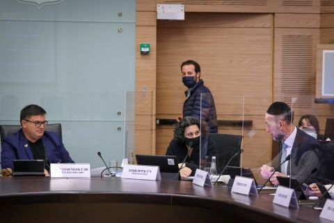 רם שפע יוצא החוצה [נועם מושקוביץ/דוברות הכנסת]
