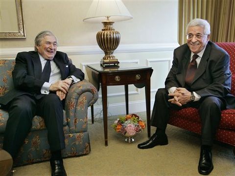 אבו מאזן נועד בוושינגטון עם ג'יימס וולפינזון [AP]