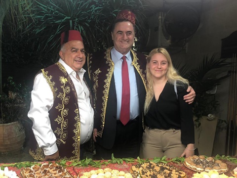השר ישראל כץ ובתו במימונה אצל משפחת מזרחי בתל אביב