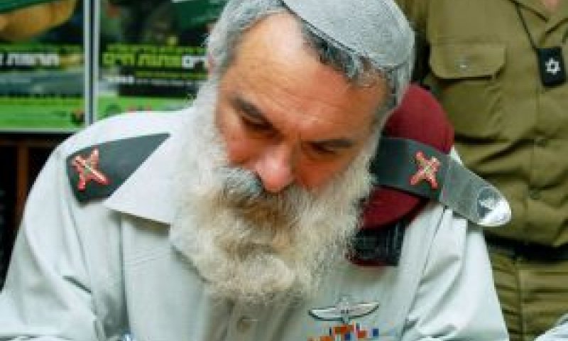 הרב רונצקי. חטף מכות [צילום: דו"צ]