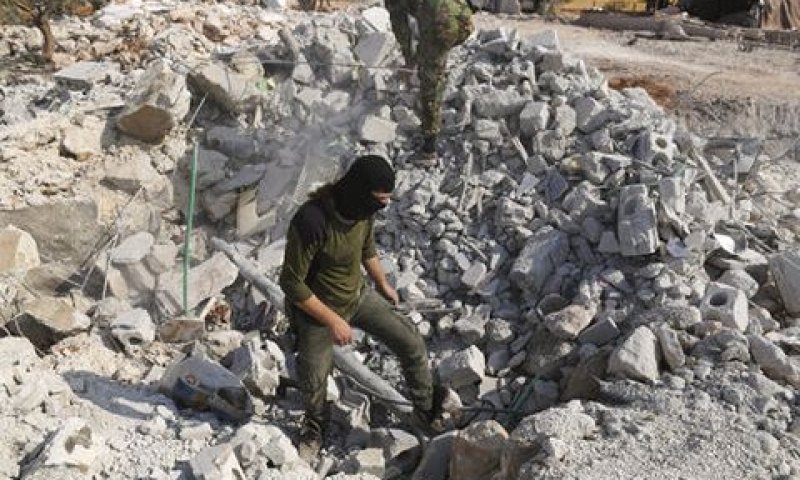 מפציצים "שיטחו" את המתחם [צילום: ע'איט א-סייד, AP]