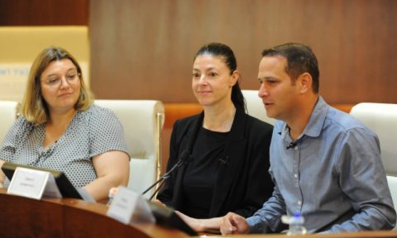 רז קינסטליך, מרב מיכאלי ומיכל פרנק [צילום: צ'רלס יעקב]
