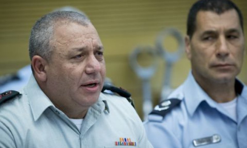 דביר ואיזנקוט. 100 ק"מ בלי גדר [צילום: יונתן זינדל/פלאש 90]