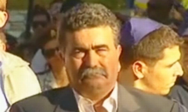 פרץ הרים טלפון ולקח הלוואה של 8 מיליון