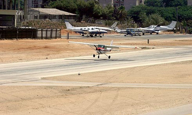 שדה התעופה בהרצליה. בנייה שלא כדין [צילום: רשות שדות התעופה]