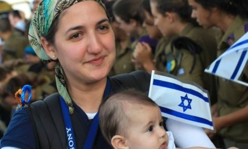 עולה בנמל התעופה [פלאש 90]