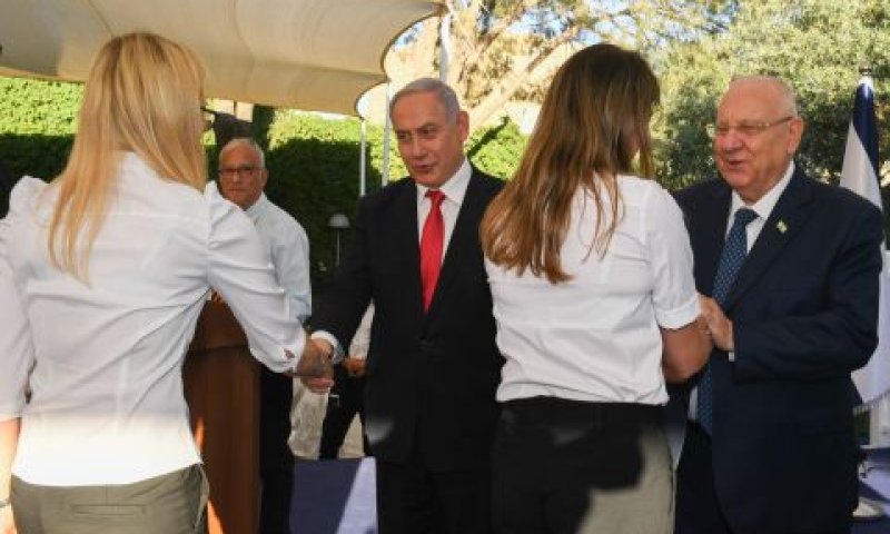 רה"מ נתניהו והנשיא ריבלין בטקס הענקת פרס ביטחון ישראל [צילום: אריאל חרמוני, משרד הביטחון]
