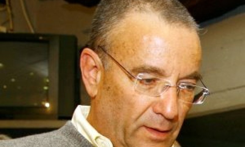 גביש. שם מפתחות על השולחן [ששון תירם]