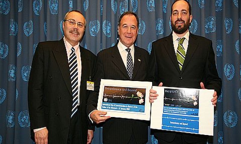 טקס השקת הבול: שר התקשורת, אריאל אטיאס, גילרמן והוכמן [צילום: שחר עזרן]