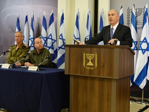 נתניהו, יעלון וגנץ בתדרוך [צילום: פלאש 90]