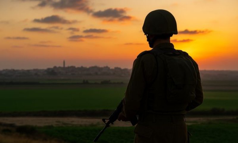 ישראל חוזרת לשגרה זהירה של כלכלה מתייצבת [עיבוד AI]