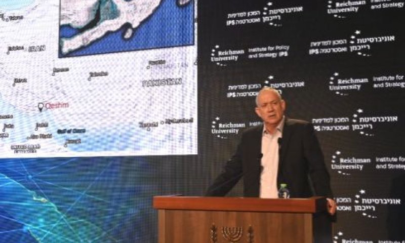 גנץ. "לא נוכל לעמוד מנגד לסכנה" [צילום: אריאל חרמוני / משרד הביטחון]