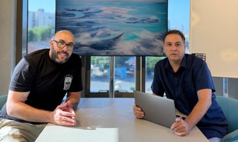 המיסדים גל חזיזה מצד ימין ושחר ישראל בוטבול מצד שמאל [צילום: יח"צ]
