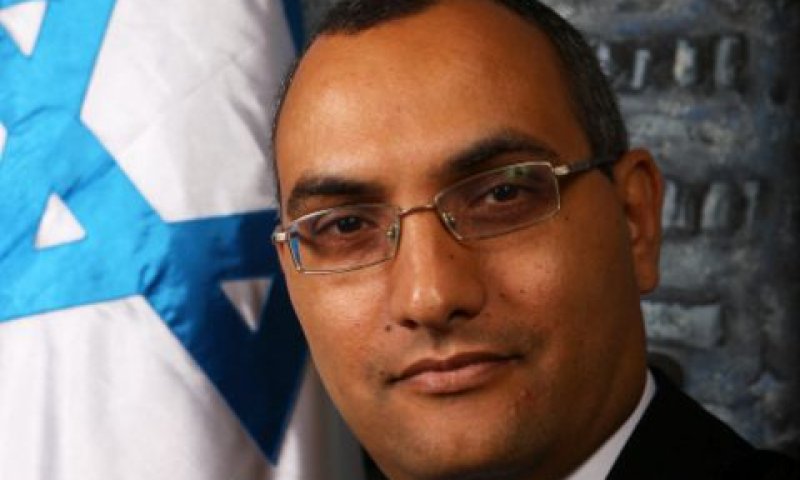 עאסי. "עובר אורח אומלל" [צילום: קובי גדעון, פלאש 90]