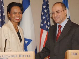 רייס עם שר החוץ, סילבן שלום