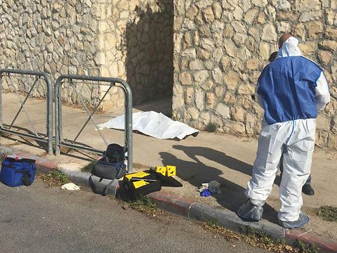ניסיון הפיגוע בירושלים שבו הותקפו השוטרים [חטיבת דובר המשטרה]