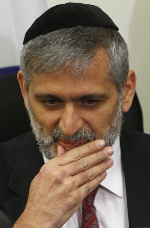 ישי. שוב בוער הכובע מעל ראשו [פלאש 90]