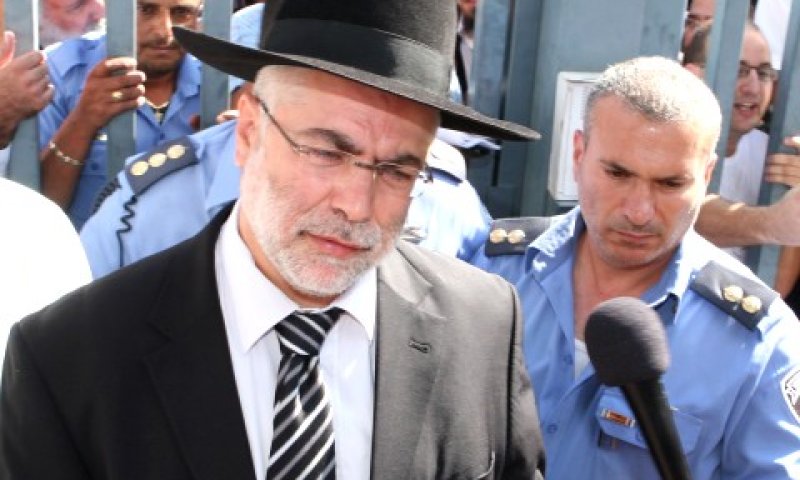 בניזרי. אוזן קשבת לאסירים [צילום: פלאש 90]