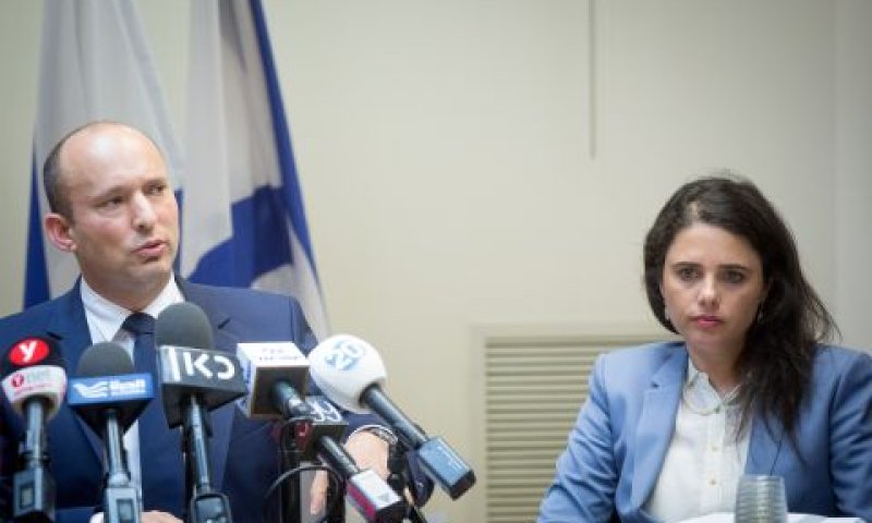 שקד ובנט. "רק שרה"מ יביא את החוק" [צילום: מרים אלסטר/פלאש 90]