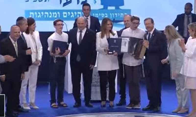 הזוכים: הלל כהן, חיים מרצבך