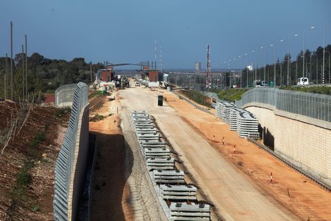 אדני מסילה לתחנת הרכבת באחיהוד
